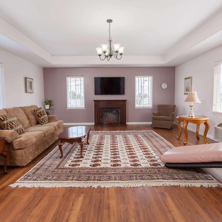 Thriftlodge By Wyndham Moncton Bagian luar foto