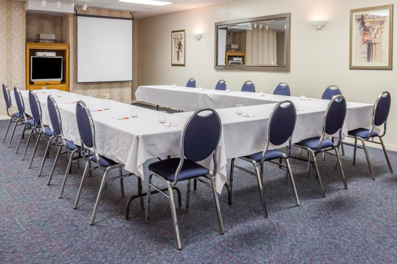 Thriftlodge By Wyndham Moncton Bagian luar foto