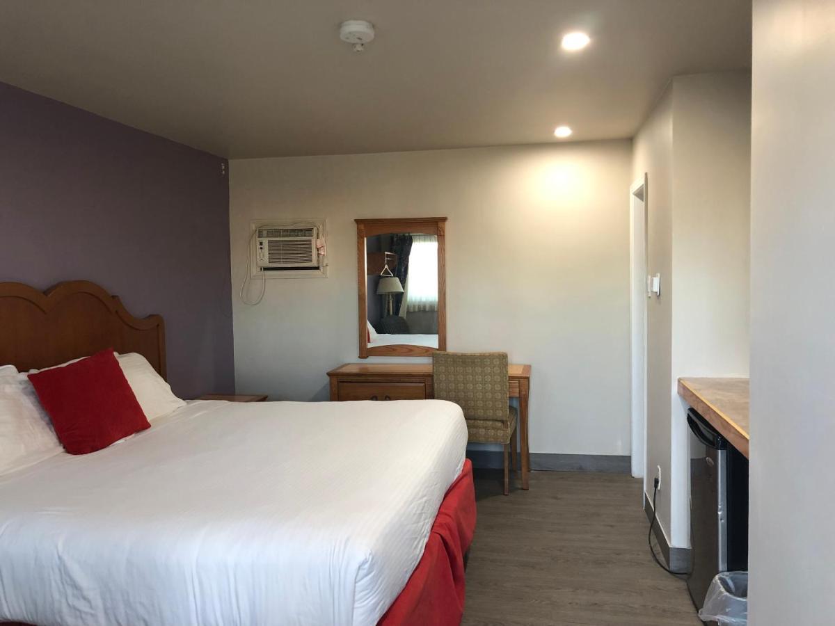 Thriftlodge By Wyndham Moncton Bagian luar foto
