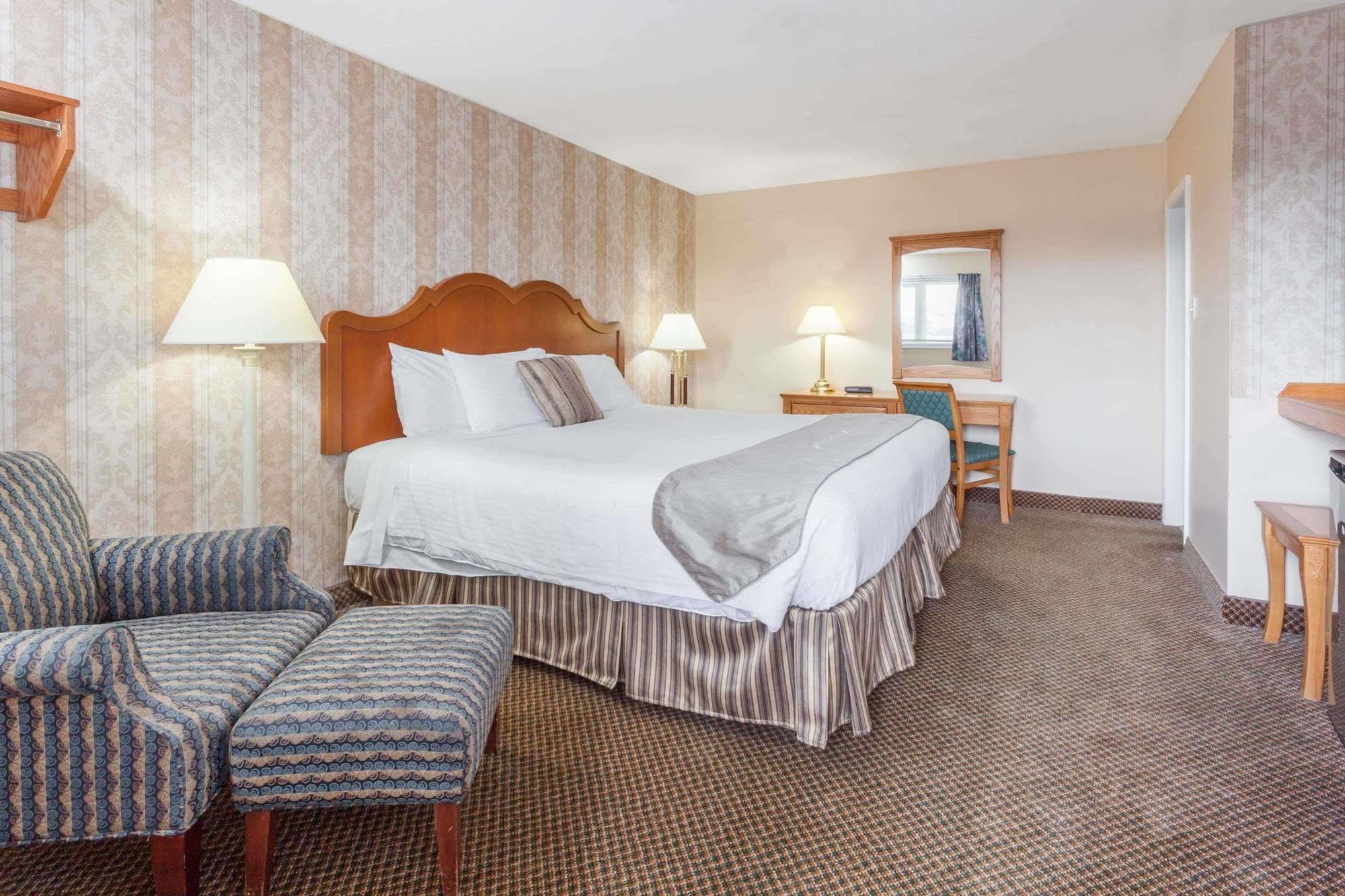 Thriftlodge By Wyndham Moncton Bagian luar foto