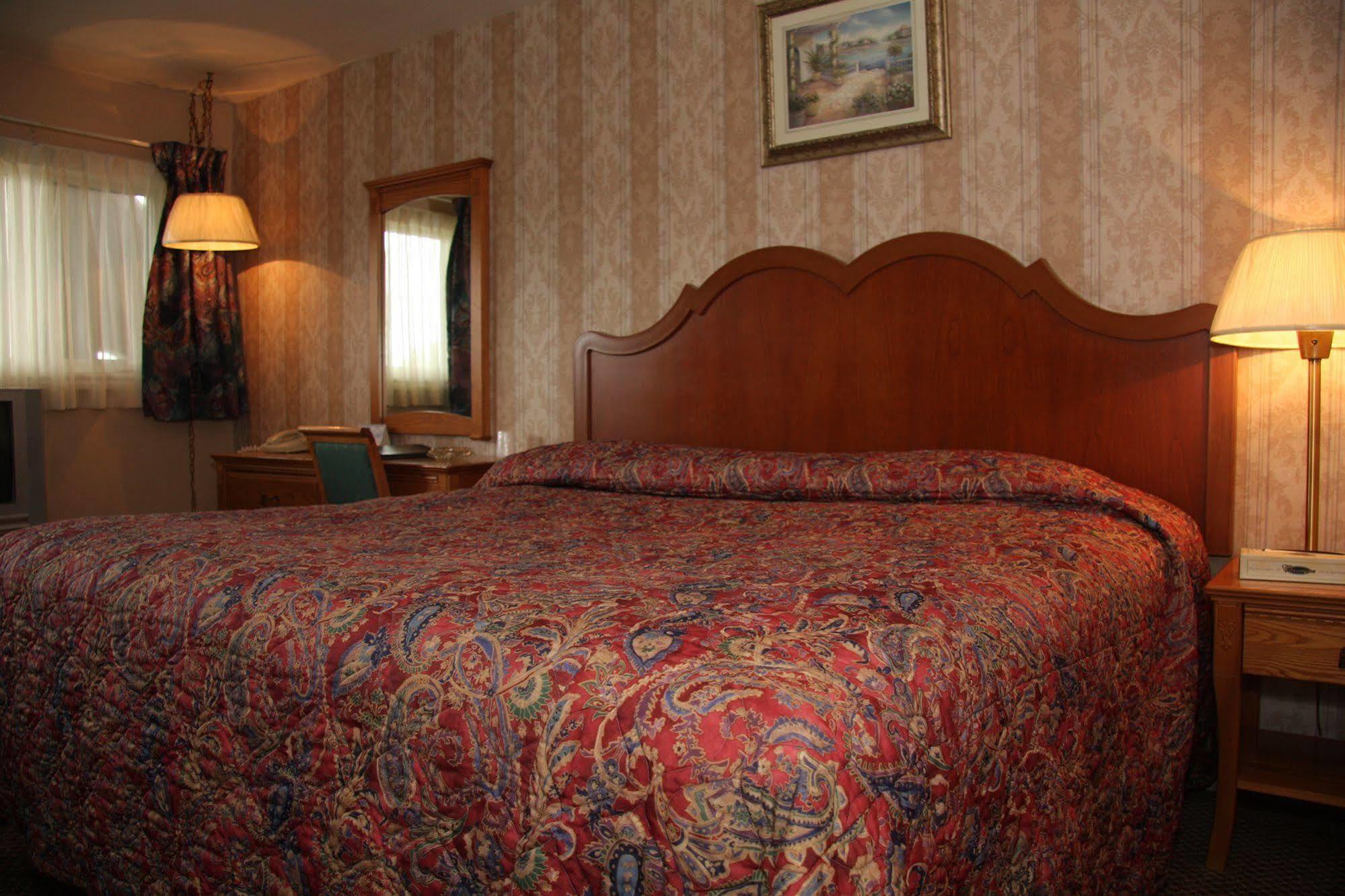 Thriftlodge By Wyndham Moncton Bagian luar foto